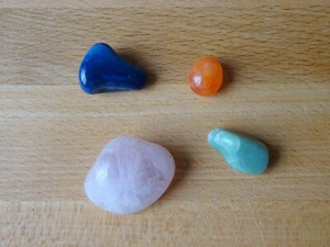 4 verschiedene Edelsteine, Heilsteine, geschliffen und poliert (Rosenquarz) - Bild 1 von 2