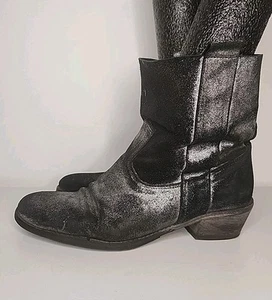 Charles David Size 9 Distressed Black Silver Metallic Suede Groove Boots Booties - Picture 1 of 14