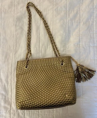 Bolso de hombro Bally acolchado con cadena dorado con herrajes dorados y bolsa antipolvo nuevo sin etiquetas Foto 1 de 4