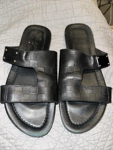 Louis Vuitton: a Pair of Damier Graphite Slippers - Picture 1 of 7