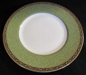 4 WEDGWOOD INDIA 9" GREEN BORDER LUNCHEON PLATES - Picture 1 of 2