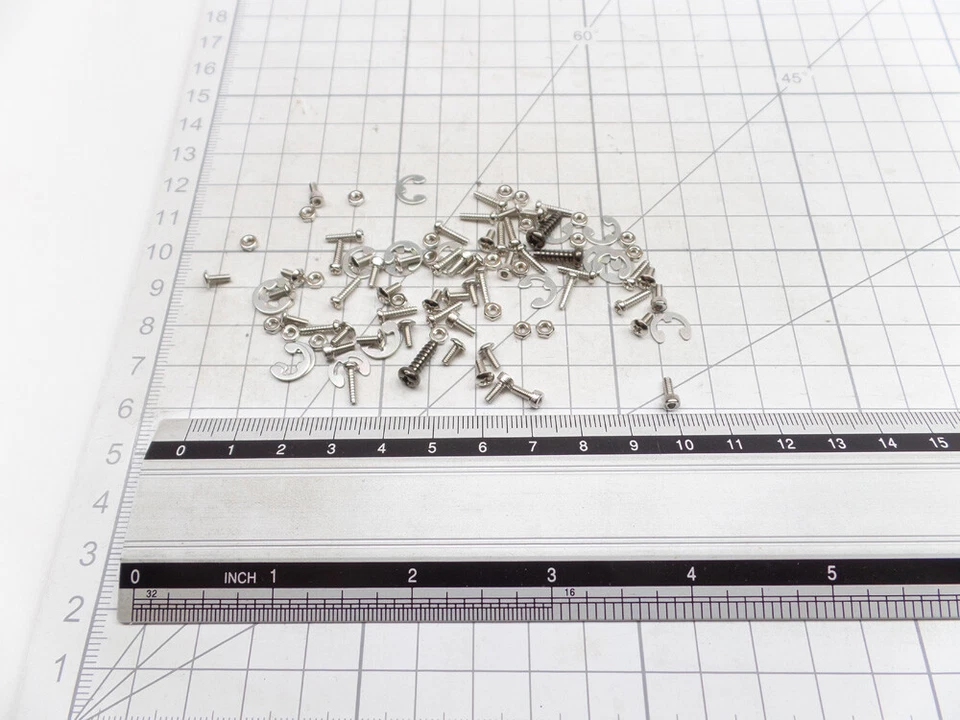 Tamiya 1:14 Volvo FH12 Globetrotter 420 9465558 Schraubenbeutel BB TL4® - Bild 1 von 1