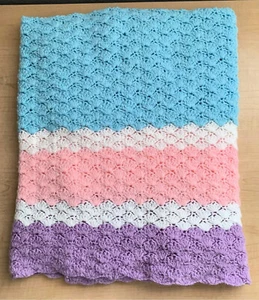 Vintage Handmade Crochet Purple White Pink Blue Baby Blanket/Throw 46x38" - Bild 1 von 2