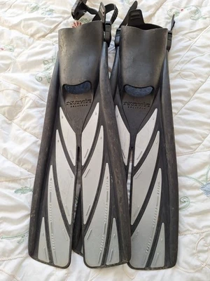 Atomic Aquatics Full Foot Split Fins Size Xl - Image 1 of 3
