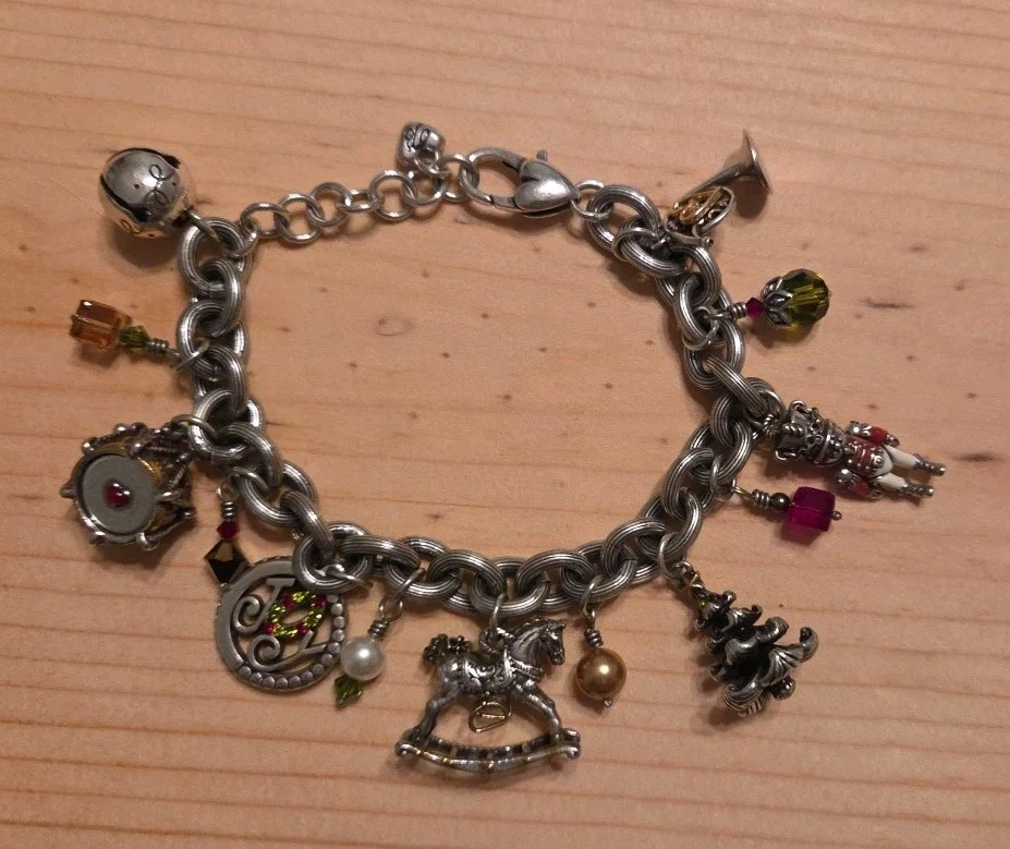 Brighton RETIRADO Joy Of Christmas Dije Pulsera 7 Dijes Cristales Imitación Perlas Foto 1 de 4