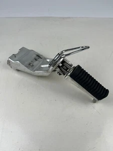 Yamaha XV 1700 Warrior Fußraste front right foot rest peg & mount bracket #8142 - Bild 1 von 12