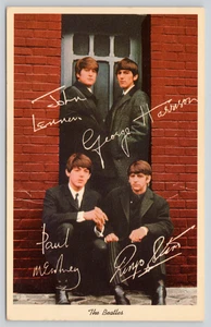 Cartolina 1964 I Beatles Facsimile Firme Lennon Ringo McCartney Harrison - Foto 1 di 2