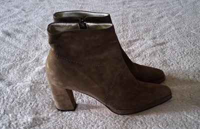 Botines de gamuza verde oliva estilo vaquera Escada para mujer talla 8,5 AA vintage Foto 1 de 4