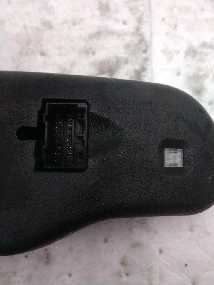 Espejo retrovisor interior delantero central usado se adapta a: Chevrolet Suburban 1500 n 2012 Foto 1 de 4