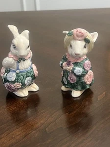 Fitz and Floyd Bunny Salt and Pepper Shaker Set Bloomers Collection 1991 Easter - Picture 1 of 6