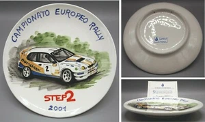 Piatto ceramica "CAMPIONATO EUROPEO RALLY 2001 - STEP 2 - TOYOTA COROLLA WRC" - Picture 1 of 1