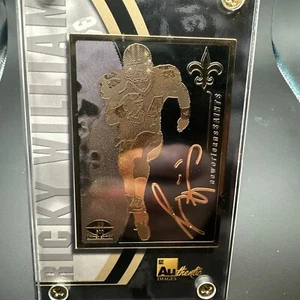 Tarjeta Ricky Williams 1999 AU imágenes auténticas oro 24 k 3x5 acrílico novato radiocontrol rara - Imagen 1 de 5