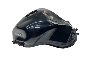 TANQUE DE COMBUSTIBLE GASOLINA KAWASAKI NINJA 1000 SX 2021-2023-2024 (CON DAÑOS) - Imagen 1 de 7