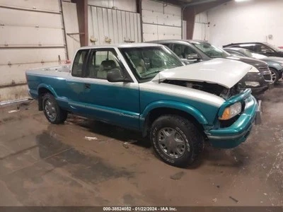 Faro derecho pasajero compuesto GMC compatible con 94-97 S10/S15/SONOMA 391369 Foto 1 de 4