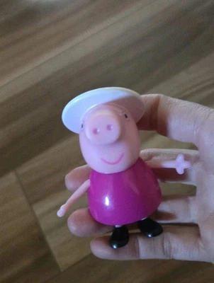 De colección Peppa Pig Abuela Cerdo Con Sombrero Figura Juego Juguete Peppa Foto 1 de 4