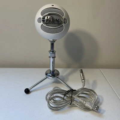 Blue Microphone The Snowball USB Multidirectional Condenser Microphone Works - Image 1 of 4