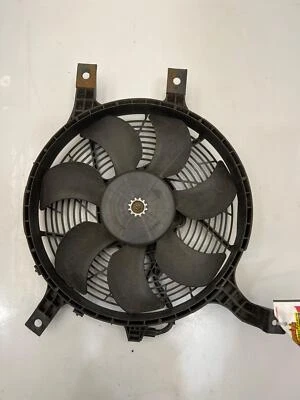 01-04 Ventilador condensador de aire acondicionado Nissan Xterra Frontier 3,3 L OEM 921209Z400 Foto 1 de 4