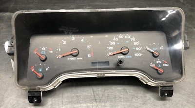 Jeep Wrangler 2003 4,0 cuadro de instrumentos velocímetro Foto 1 de 4