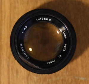 Lente fotográfica TOMINON Japón f=135 mm 1:45 ¡Muy buen estado! - Imagen 1 de 12