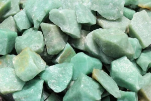 100% Natural Green Aventurine Rough Stone LB  (Crystal Wholesale Bulk Lots) - Picture 1 of 6