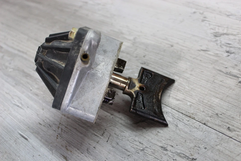 Клапан мощности выхлопной системы 2015 Polaris Assault Rmk 800 - Изображение 1 из 4