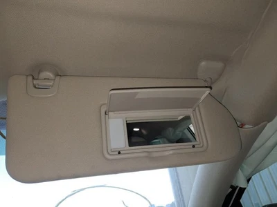 Used Right Sun Visor fits: 2017 Nissan Murano illuminated Right Grade A - Image 1 of 4