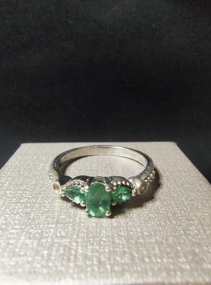 Three Stone Emerald Green With White Zircon Set In 925 Sterling Silver - Image 1 of 3