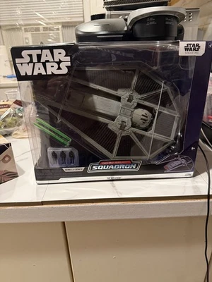 Star Wars Micro Galaxy Squadron TIE Reaper vehículo de 9 pulgadas con tres micro figuras Foto 1 de 3