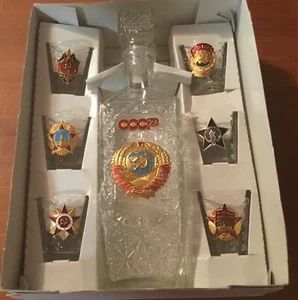 DECANTER SET WITH 6 VODKA SHOTS GLASSES SOVIET Metal Badges USSR BRAND NEW - Picture 1 of 3