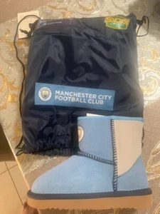 TEAM KICKS Kids Ugg Boots, Manchester City FC SIZE 1 US-uk13.4-eu31-au13 - Bild 1 von 3