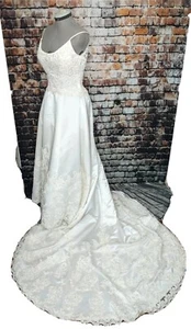GLORIA VANDERBILT Lace Train Wedding Dress Medium Large 12 14 34 36 White Bridal - Picture 1 of 14