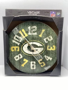 Green Bay Packers Wall Clock 16" Vintage Plank Fence NFL Licensed –Battery Power - Afbeelding 1 van 2