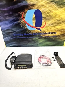 Motorola CDM1550 403-470 MHz UHF 40 Watt Two Way Radio w Mic AAM25RKF9AA5AN - Picture 1 of 10