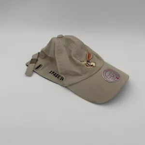 Mitchell & Ness X Space Jam Dad Mütze Cap - Khaki mit Lola Bunny - Bild 1 von 6