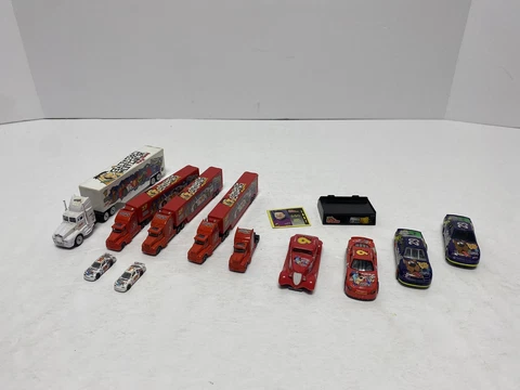 Cartoon Network Wacky Racing Semi Truck #29 car #9 car lot Racing Champions Cover