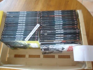 LOT 33 BD COMICS WALKING DEAD entre 1 et 33 Negan Quasi complet integrale série - Picture 1 of 9