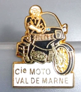 PIN'S PINS EPINGLETTE EMAIL Cie MOTO VAL DE MARNE POLICE - Imagen 1 de 1