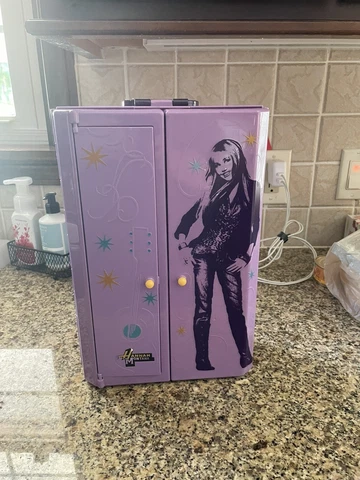 2007 HANNAH MONTANA SECRET CELEBRITY BACKSTAGE CLOSET DOLL TOY DRESSING ROOM Cover