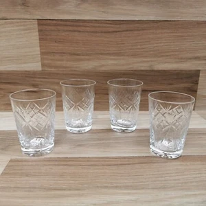4 kleine Becher aus geschliffenem Kristallglas 85 mm hoch - Bild 1 von 12