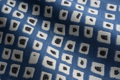 Tela de madera geométrica para exteriores perennes - caja de pintura / arándano 0,45 yardas 751-213 Foto 1 de 2