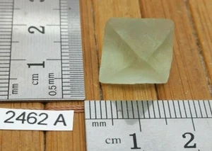 FLUORITE octaedre - pierre mineraux lithotherapie collection reiki geologie - Foto 1 di 1