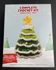 Crochet Kit Holiday Christmas Tree Decorated 5" NEEDLE CREATIONS NEW! - Picture 1 of 8