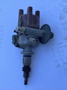 Toyota Denso Distributor 19100-22010 Used - Picture 1 of 17