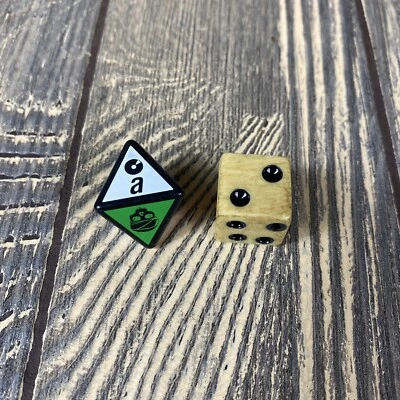 Scene It 2007 Pirates of the Caribbean Dead Men Replacement Piece 2 Dice - Image 1 of 2