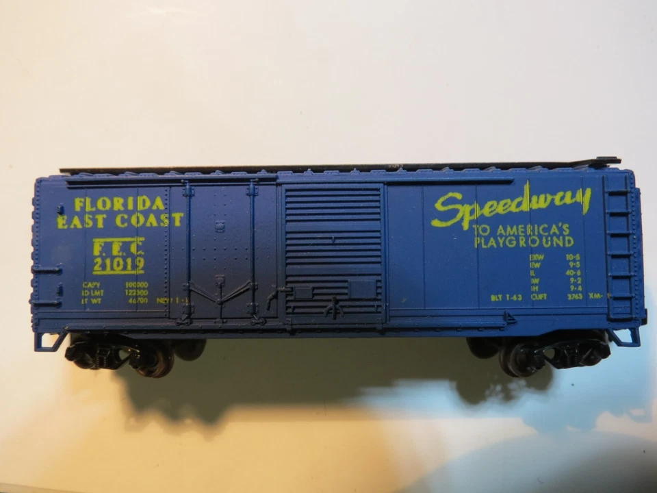 N - AHM (Roco) - 40'  Standard Boxcar, Florida East Coast      LN no box - Image 1 of 1