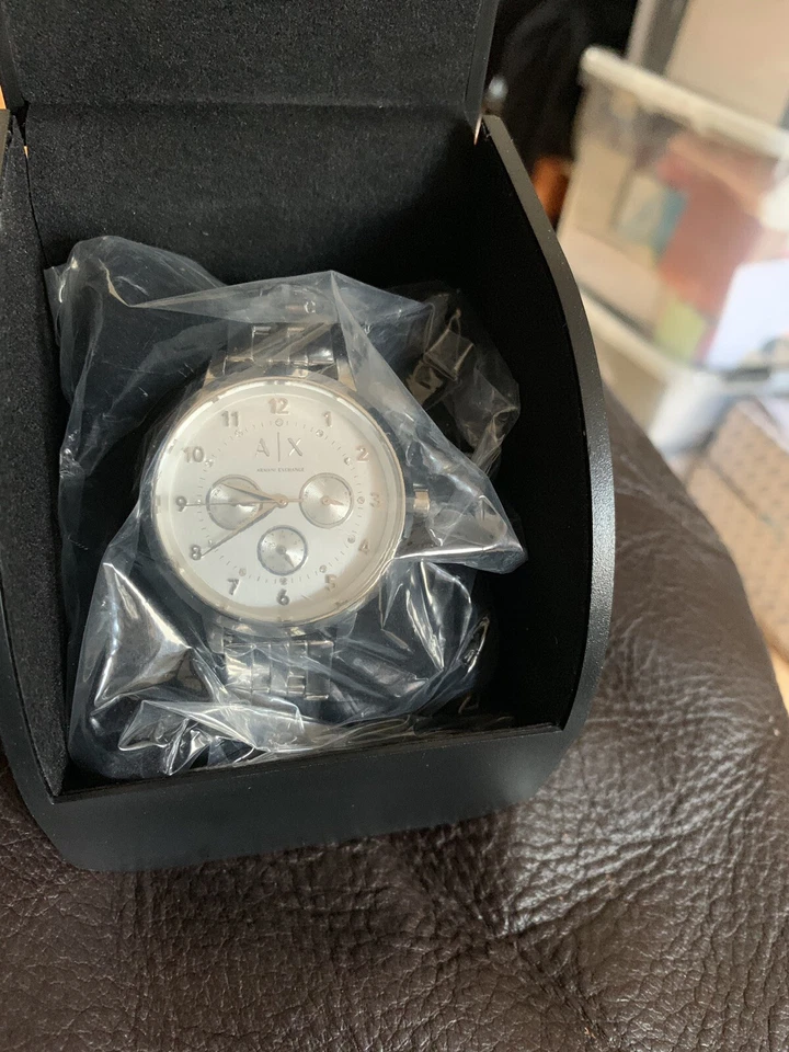 Reloj cronográfico plateado Armani Exchange para damas Foto 1 de 4