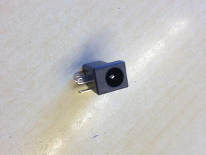 Behringer keyboard replacement part power connector parte di ricambio spinotto - Foto 1 di 3