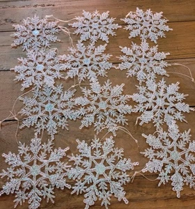 Vintage MCM(?) Set of 12 Plastic Glittering Snowflake Ornaments - Picture 1 of 4