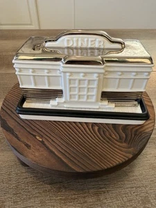 Plato de mantequilla Dept 56 RARO. Comedor años 50 en plata y blanco. Como nuevo/casi como nuevo - Imagen 1 de 11