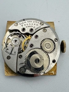 Vintage Elgin 555 Men’s Wristwatch Movement For Parts Or Repair - Picture 1 of 6